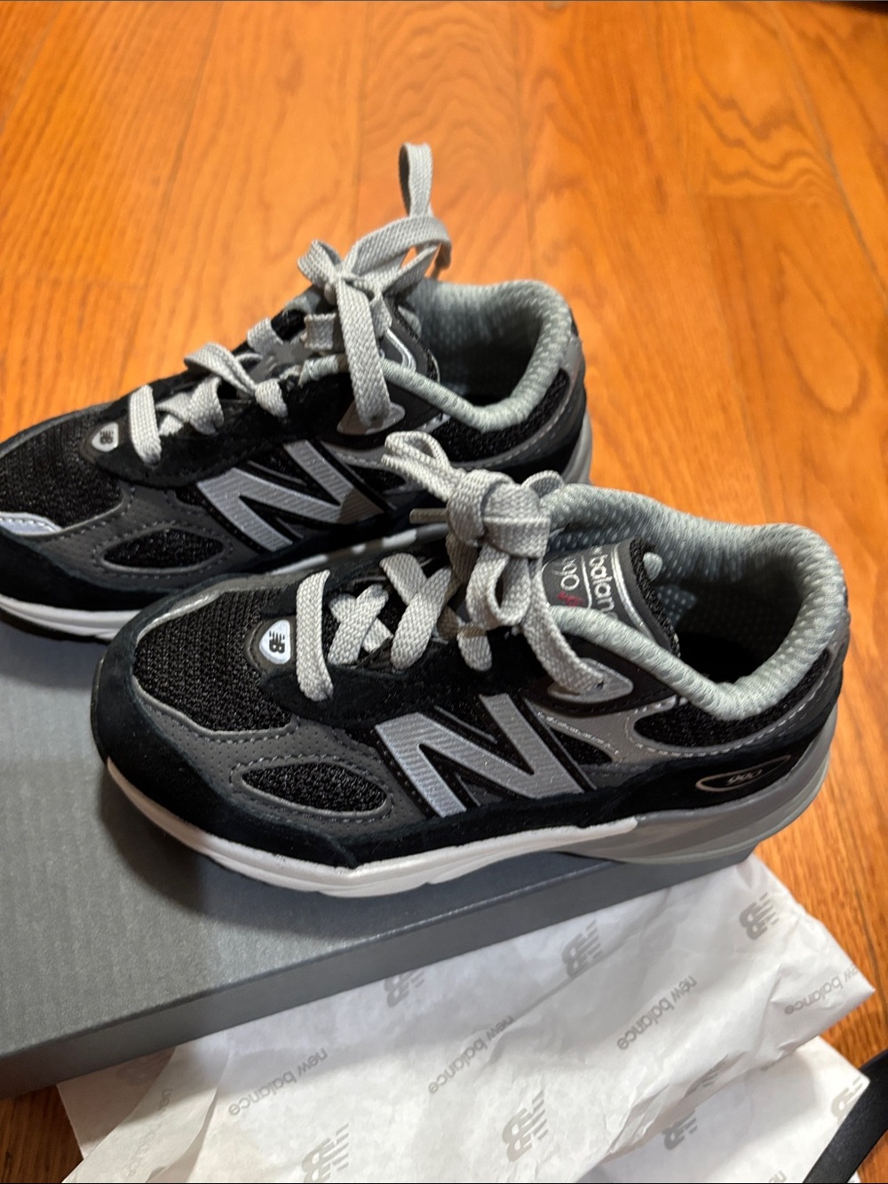 New Balance 990 Black and Gray Lace-Up Sneakers